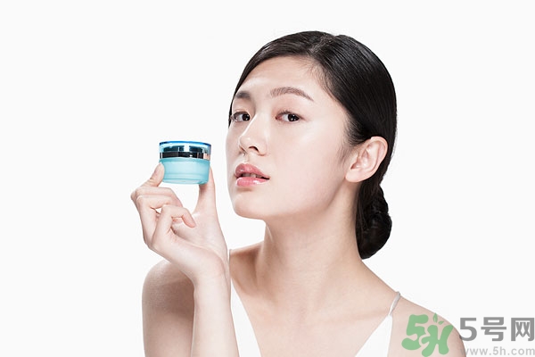 保濕霜什么時候用？保濕霜怎么用？