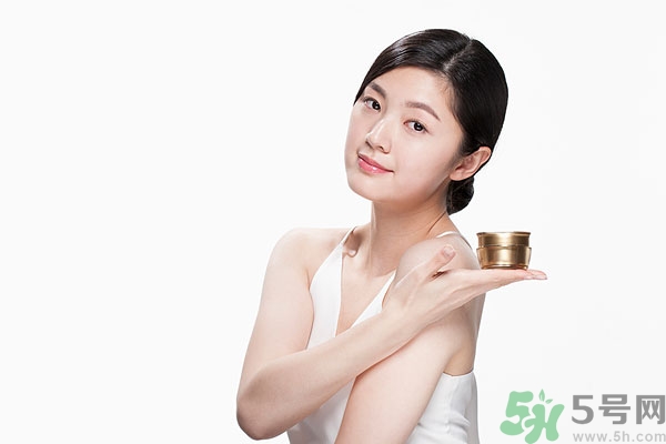 保濕霜什么時候用？保濕霜怎么用？