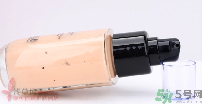 玫珂菲雙用水粉霜真假怎么辨別?muf水粉霜真假鑒別圖 玫珂菲雙用水粉霜真假怎么辨別?muf水粉霜真假鑒別圖