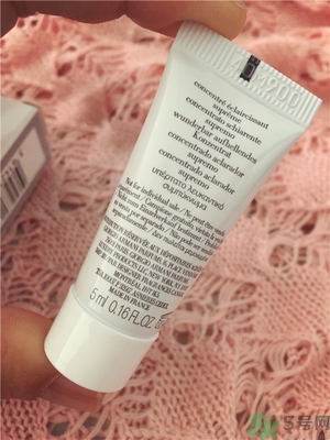 阿瑪尼黑鑰匙至臻奐顏精華乳怎么樣？阿瑪尼黑鑰匙精華乳好用嗎？