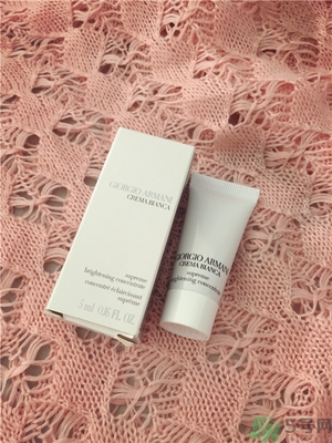 阿瑪尼黑鑰匙至臻奐顏精華乳怎么樣？阿瑪尼黑鑰匙精華乳好用嗎？