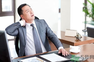 脖子扭了怎么辦?脖子扭了熱敷還是冷敷 脖子扭了怎么辦?脖子扭了熱敷還是冷敷