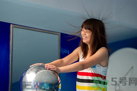 冬天用什么梳子比較好？頭發(fā)總愛靜電用什么梳子好？