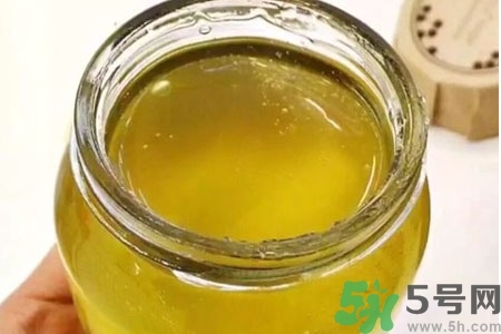 春雨面霜好用嗎？韓國馬油和春雨面霜哪個(gè)比較好？