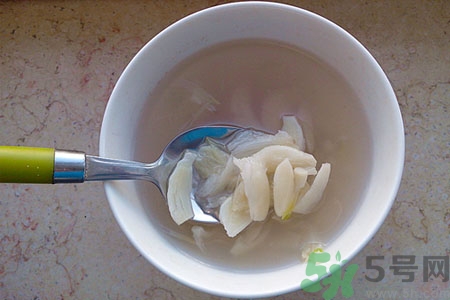 寶寶咳嗽喝大蒜水有用嗎？小孩咳嗽能喝大蒜水嗎？