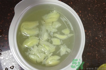 寶寶咳嗽喝大蒜水有用嗎？小孩咳嗽能喝大蒜水嗎？