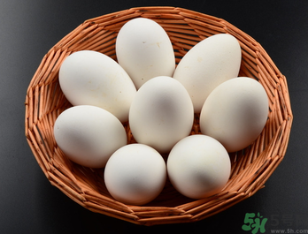 鴨蛋不能和什么一起吃？鴨蛋不能與什么食物同食？