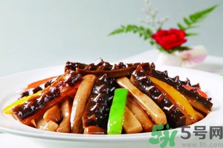 新鮮海參怎么吃最有營養(yǎng)？新鮮海參生吃最有營養(yǎng)嗎？