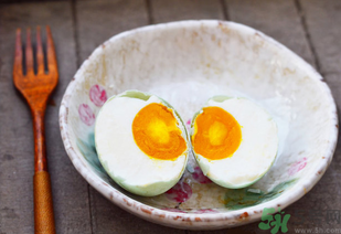 咸鴨蛋能放冰箱嗎？咸鴨蛋放冰箱能放多久？