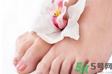 腳趾甲長(zhǎng)到肉里怎么辦？腳趾甲長(zhǎng)到肉里是什么原因？
