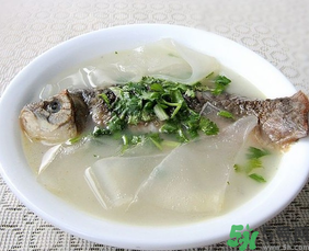 鯽魚(yú)湯的營(yíng)養(yǎng)價(jià)值 鯽魚(yú)湯的功效與作用 鯽魚(yú)湯的營(yíng)養(yǎng)價(jià)值 鯽魚(yú)湯的功效與作用