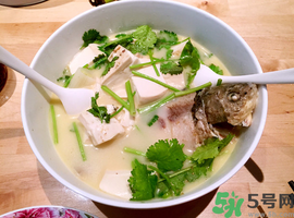 鯽魚(yú)湯的營(yíng)養(yǎng)價(jià)值 鯽魚(yú)湯的功效與作用 鯽魚(yú)湯的營(yíng)養(yǎng)價(jià)值 鯽魚(yú)湯的功效與作用