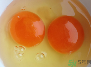 雞蛋黃發(fā)紅是怎么回事？雞蛋黃發(fā)紅可以吃嗎？