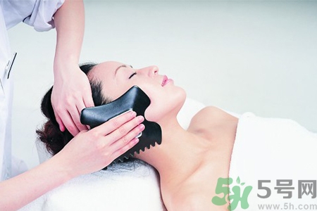 面部刮痧可以祛斑嗎？面部刮痧真的能淡化斑嗎？