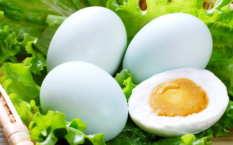 對雞蛋過敏的人可以吃鵝蛋嗎 鵝蛋搖起來晃動是不新鮮了嗎
