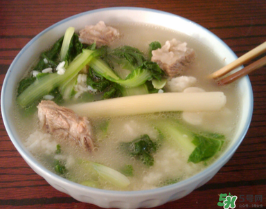 燉排骨什么時候放鹽最好？燉排骨放什么調(diào)料？