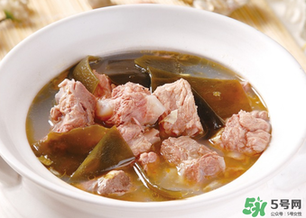 燉排骨什么時候放鹽最好？燉排骨放什么調(diào)料？