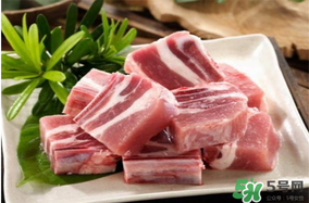  燉排骨用什么鍋？排骨用鍋高壓鍋燉多長(zhǎng)時(shí)間？