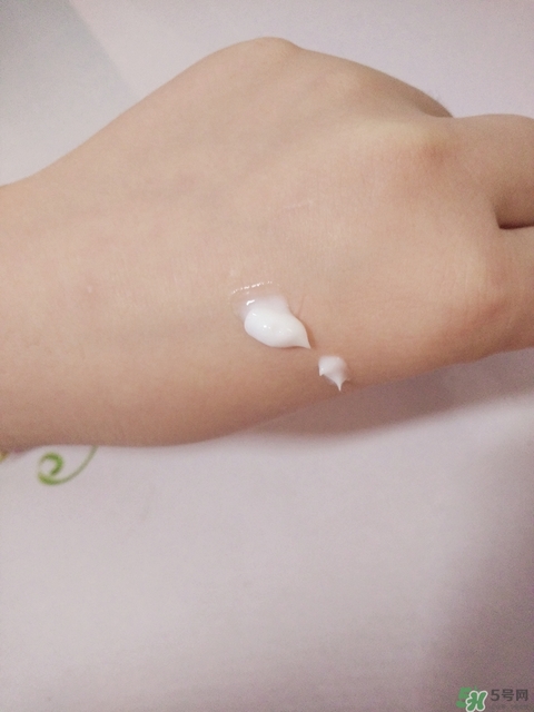 百雀羚三生花護手霜怎么樣?百雀羚三生花護手霜好用嗎? 百雀羚三生花護手霜怎么樣?百雀羚三生花護手霜好用嗎?