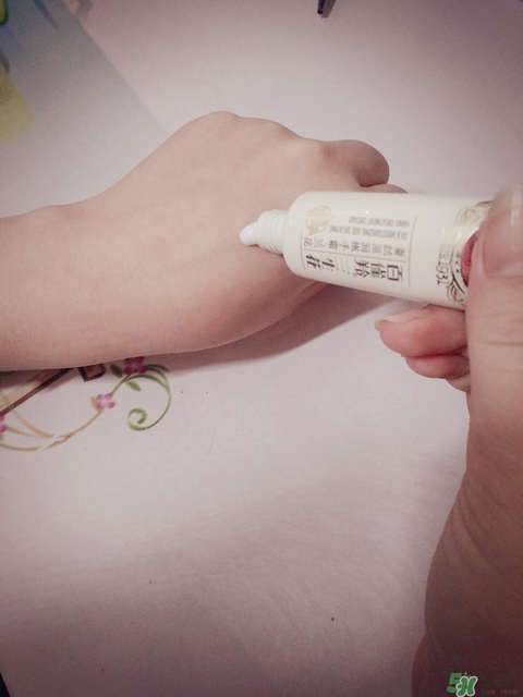 百雀羚三生花護手霜怎么樣?百雀羚三生花護手霜好用嗎? 百雀羚三生花護手霜怎么樣?百雀羚三生花護手霜好用嗎?