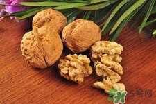 吃核桃可以喝茶嗎？吃核桃喝茶會(huì)中毒嗎？