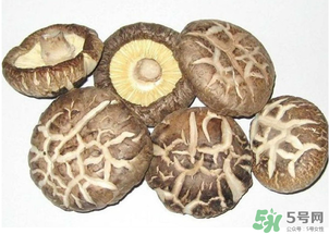 干香菇發(fā)霉了還能吃嗎？干香菇發(fā)霉怎么處理？