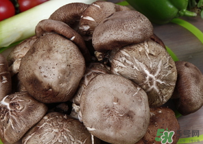 鮮香菇發(fā)黑了還能吃嗎？鮮香菇放黑了還能吃嗎？