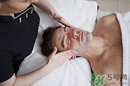 男人臉上酒刺怎么去掉？臉上長酒刺是怎么回事？
