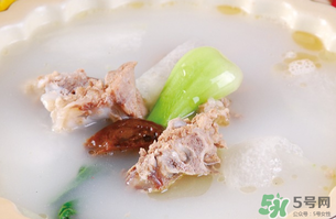 排骨湯燉多久最好？排骨湯燉怎么燉最好喝？