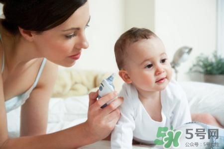 小孩反復(fù)發(fā)燒是什么原因?小孩反復(fù)發(fā)燒是癌癥嗎? 小孩反復(fù)發(fā)燒是什么原因?小孩反復(fù)發(fā)燒是癌癥嗎?