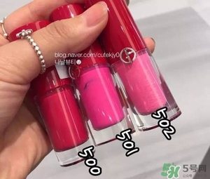 阿瑪尼小胖丁唇釉哪個(gè)色最火？阿瑪尼小胖丁唇釉保留了紅管的哪個(gè)色？