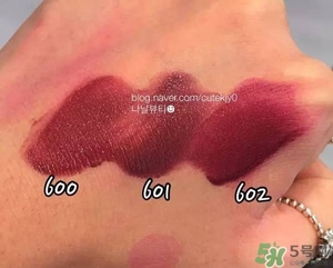 阿瑪尼小胖丁唇釉哪個(gè)色最火？阿瑪尼小胖丁唇釉保留了紅管的哪個(gè)色？