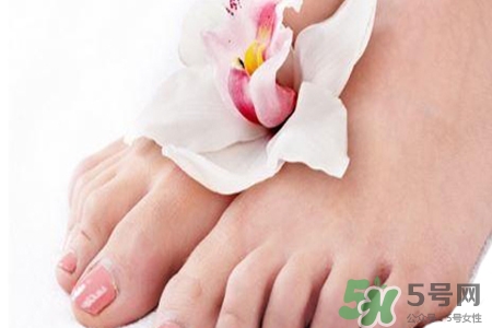 腳趾抽筋怎么辦？腳趾抽筋最快最有效的緩解方法