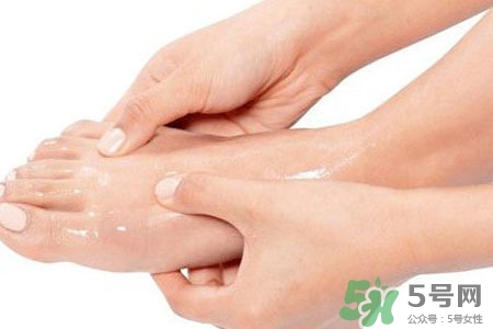 腳趾經(jīng)常抽筋是缺鈣嗎？腳趾抽筋是什么原因？