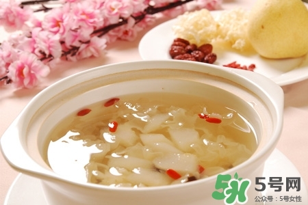 喝銀耳紅棗湯會發(fā)胖嗎？晚上吃銀耳紅棗湯長會胖嗎？