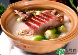 鴨肉和雞肉哪個(gè)營(yíng)養(yǎng)好些？鴨肉和雞肉能一起吃嗎？