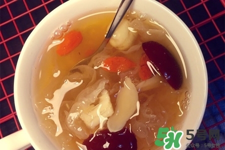 喝銀耳紅棗湯對身體好嗎？長期吃銀耳紅棗湯有什么好處？