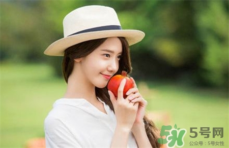 悅詩風吟石榴光精華露好用嗎? 悅詩風吟石榴光精華露好用嗎?