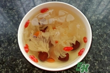 喝銀耳紅棗湯會(huì)上火嗎？上火能喝銀耳紅棗湯嗎？