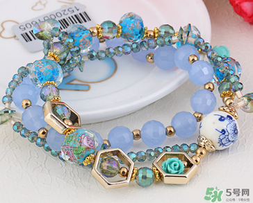 潘多拉手鏈?zhǔn)鞘裁床馁|(zhì)？潘多拉手鏈?zhǔn)倾y的嗎？