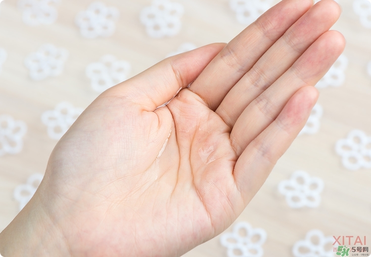 伊詩露櫻桃爽膚水怎么樣？esthe dew櫻桃水好用嗎？