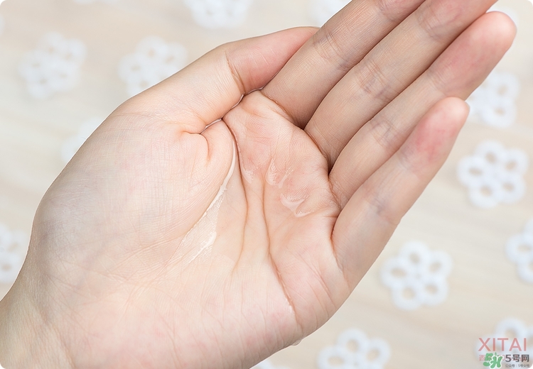 伊詩(shī)露化妝水好用嗎？Esthe Dew化妝水怎么樣？