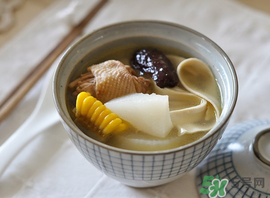 雞肉可以和白蘿卜一起燉湯嗎？雞肉和白蘿卜能一起吃嗎？