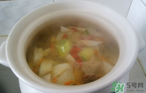 雞肉可以和白蘿卜一起燉湯嗎？雞肉和白蘿卜能一起吃嗎？