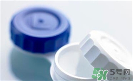 眼藥水可以泡隱形眼鏡嗎?拿眼藥水泡隱形眼鏡好嗎? 眼藥水可以泡隱形眼鏡嗎?拿眼藥水泡隱形眼鏡好嗎?