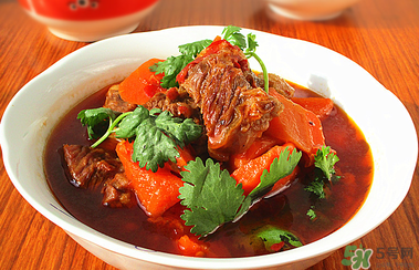 牛肉可以和胡蘿卜一起吃嗎？牛肉和胡蘿卜能一起吃嗎？