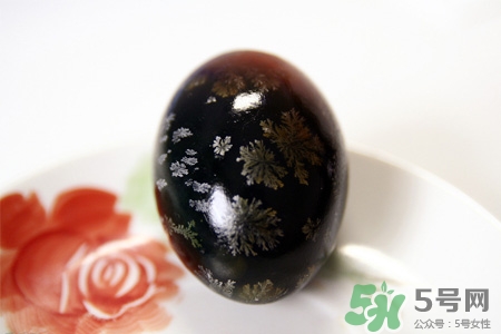 松花蛋的營養(yǎng)價值,松花蛋的功效與作用