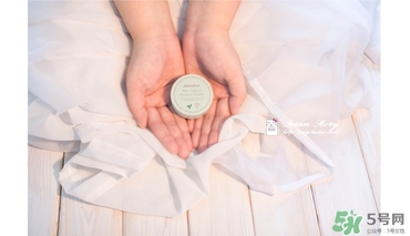 悅詩(shī)風(fēng)吟散粉多少錢(qián)？悅詩(shī)風(fēng)吟定妝粉價(jià)格