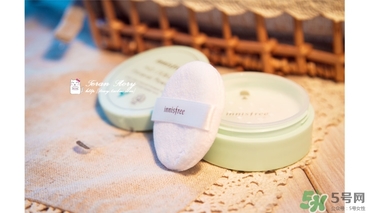 悅詩(shī)風(fēng)吟散粉多少錢(qián)？悅詩(shī)風(fēng)吟定妝粉價(jià)格