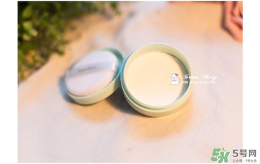 悅詩(shī)風(fēng)吟散粉多少錢(qián)？悅詩(shī)風(fēng)吟定妝粉價(jià)格